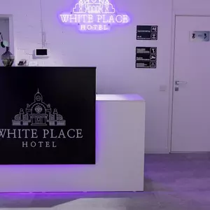 отель White place