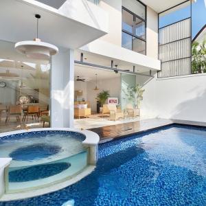отель Eight Palms Villa Seminyak by iNi Vie Hospitality
