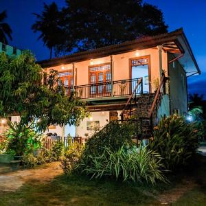 отель Emerald Guest House & Villa