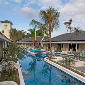 отель Tuana Hotels Brook Pool Access