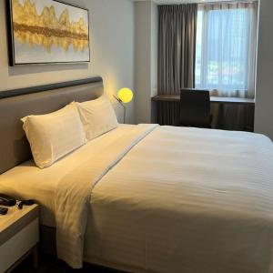 отель J-Hotel by Dorsett