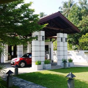 отель Nature Trails Boutique Hotel