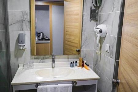 WB TRAVEL Pirates Park 4