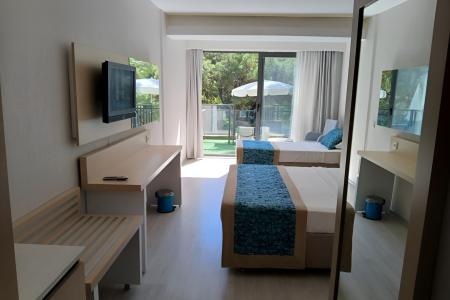 WB TRAVEL Pirates Park 4