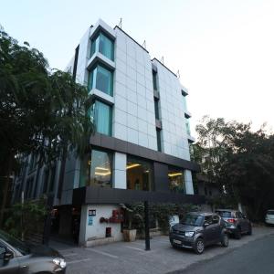 отель The Orion Plaza