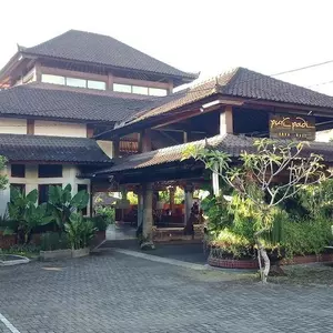 отель Puri Padi Hotel