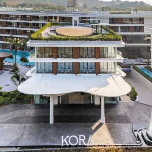 отель Kora Beach Resort Phuket