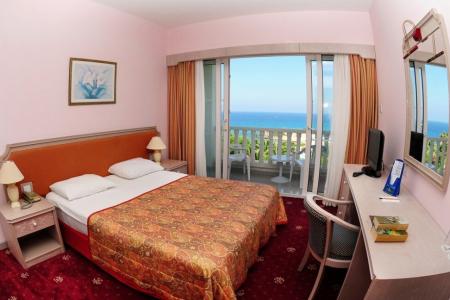 Отель Denizkizi Royal в Кириния - Кипр