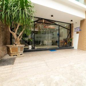 отель Dolphin Hotel Nha Trang