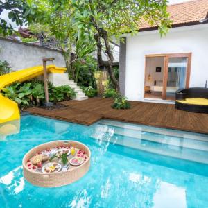 отель La Mira Villa Seminyak