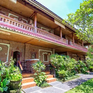 отель Lumbung Sari Ubud Hotel