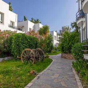 отель Ladonia Hotels Leo Beach Resort