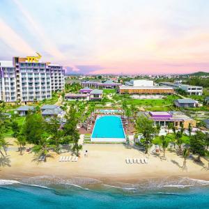 отель TTC Resort Van Phong Bay