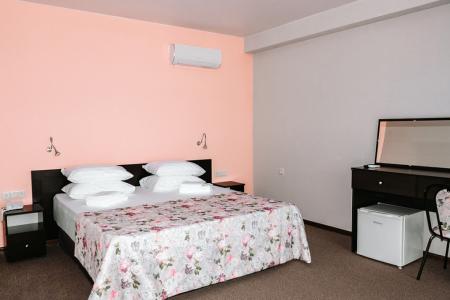 Отель Регина (корпус 1) в Пицунда - Абхазия