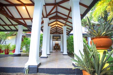 Отель Arcadia Resort в Хиккадува - Шри-Ланка