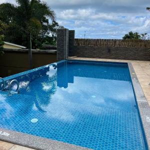 отель The Runway Lodge