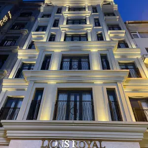 отель Lions Royal Hotel