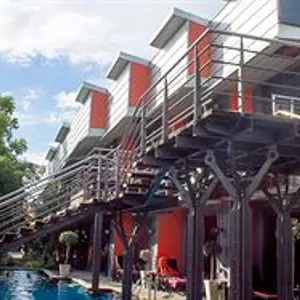 отель Nicky's Handlebar Hotel