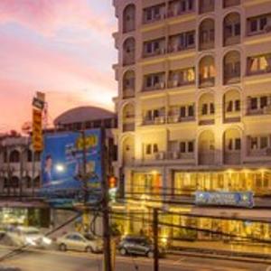 отель Montree Phuket Hotel