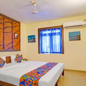 отель Fabhotel Grand Royal Palms