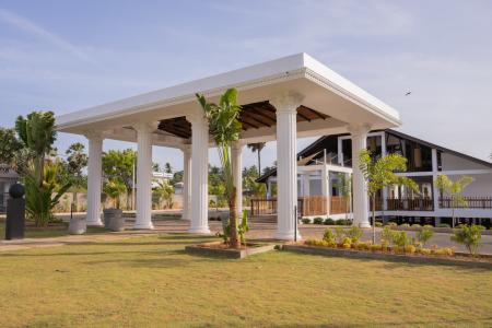 Отель Uppuveli Beach by DSK в Тринкомали - Шри-Ланка