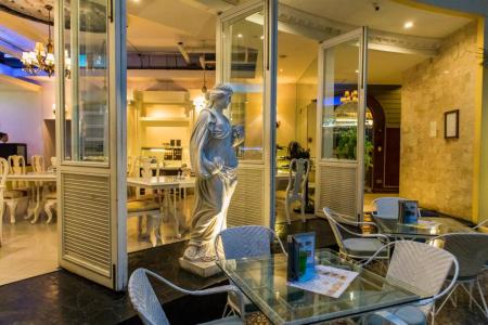 Отель Four Seasons Place в Паттайя - Таиланд