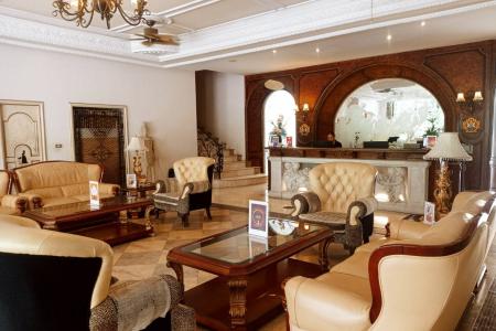 Отель Four Seasons Place в Паттайя - Таиланд