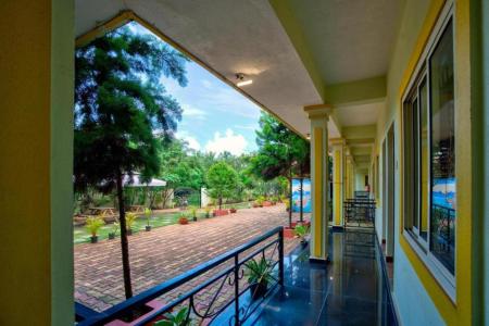 Отель Maya Resort в Анджуна - Индия