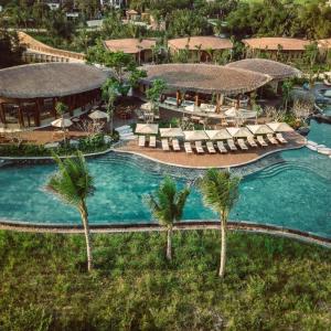 отель Namia River Retreat