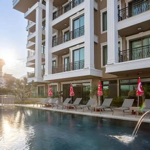 отель Loovox Suites