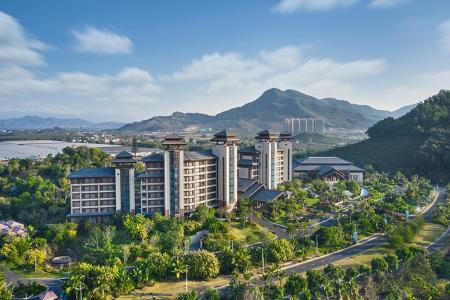 Отель DoubleTree by Hilton Lingshui Hot Spring Hotel в о. Хайнань - Китай