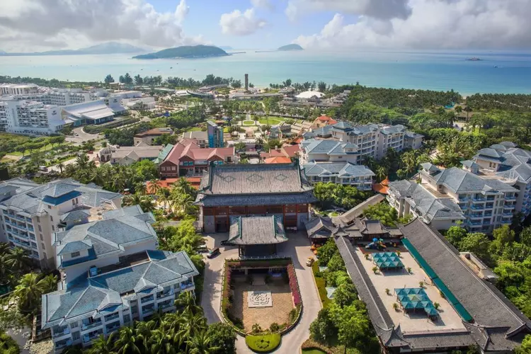Swissotel & Grand Mercure Sanya Yalong Bay