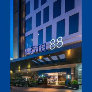 отель Hotel 88 Embong Malang