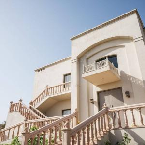 отель WelcomHeritage Cheetagarh Resort and Spa