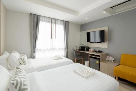 Отель The Riski Hotel at Bangphlat Station в Риверсайд - Таиланд