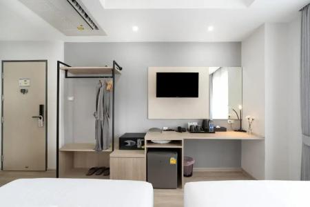 Отель The Riski Hotel at Bangphlat Station в Риверсайд - Таиланд