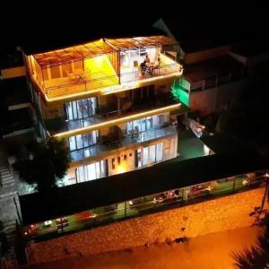 отель Just Dream Suites Hotel