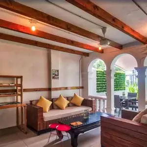 отель Island Patong Beachfront Apartments