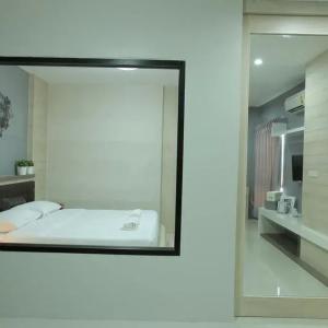 отель Central Place Serviced Apartment Angsila