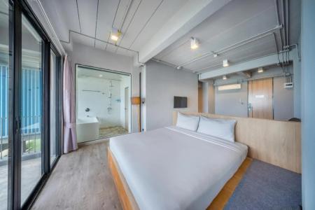 Отель Arch39 Phuket Beach Front в Чалонг Бэй - Таиланд