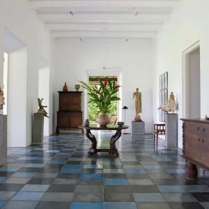 отель Historically Important Architecturally Stunning Hilltop Villa