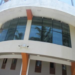 отель Sand Bank Hotel & Restaurant