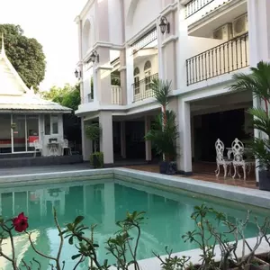 отель Wong Amat House