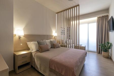 Отель Gallery Suites & Residences в Пирей - Греция