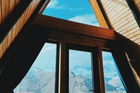 Отель Pyramid Kazbegi в Степанцминда (Казбеги) - Грузия