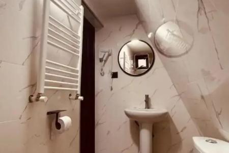 Отель Pyramid Kazbegi в Степанцминда (Казбеги) - Грузия