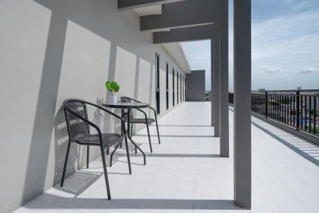 iCheck inn Darisa Ngamwongwan