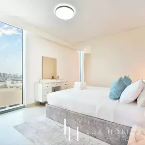 отель LUX 52 42 Deluxe Marina view suite