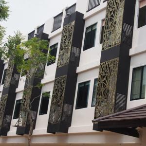 отель The Little Nest Phuket