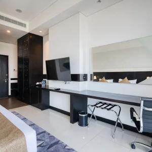 отель Orion City Hotel